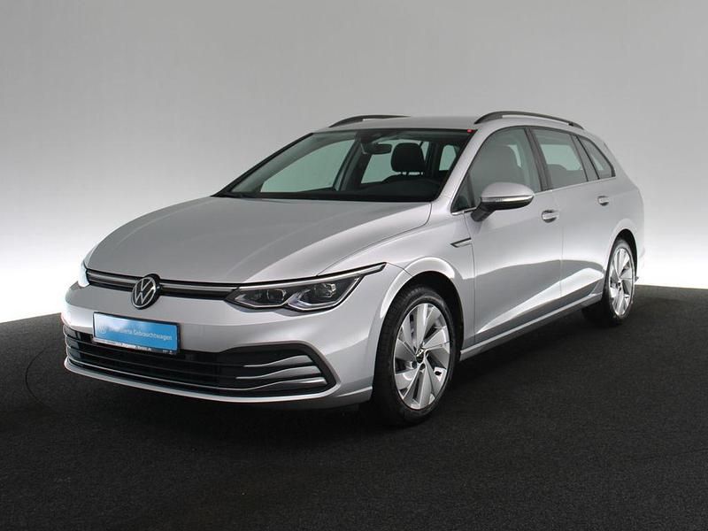 Gebraucht VW Golf VIII Style 150 PS (110 kW) 2022 Silber / reflexsilber Kombi