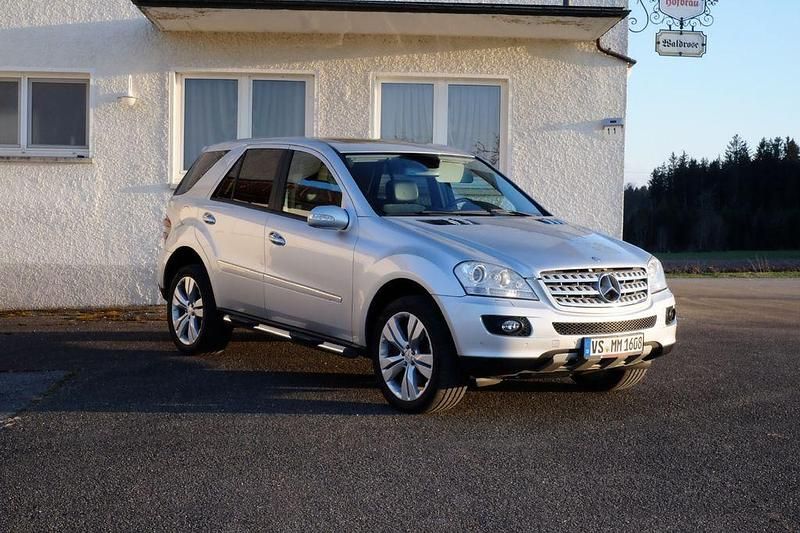 Silber Gebraucht 2006 Mercedes ML500 SUV | 13.200 € (Fairer Preis) - Bild 1/4