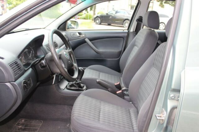 Gebraucht Skoda Octavia Classic 102 PS (75 kW) 2003 Grün metallic Limousine