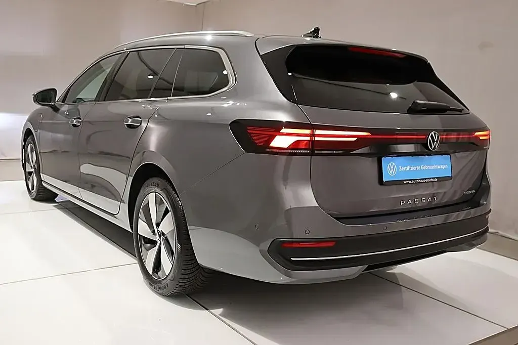 Gebraucht VW Passat Business 150 PS (110 kW) 2025 Grau Kombi