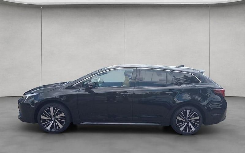 Neu Toyota Corolla 180 PS (132 kW) 2025 Mysticschwarz mica Kombi