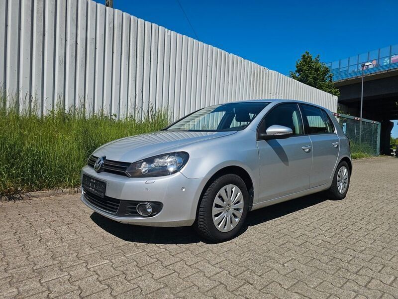 Silber Gebraucht 2009 VW Golf VI Limousine | 6.750 € (Fairer Preis) - Bild 1/4