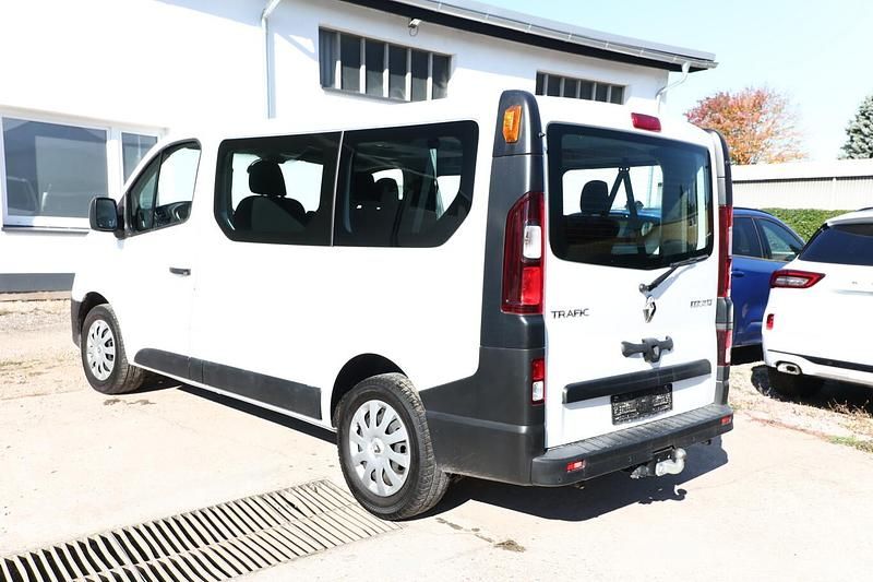 Gebraucht Renault Trafic Life 120 PS (88 kW) 2020 Weiss Van / Kleinbus