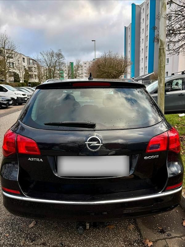 Gebraucht Opel Astra 104 PS (76 kW) 2016 Schwarz Kombi