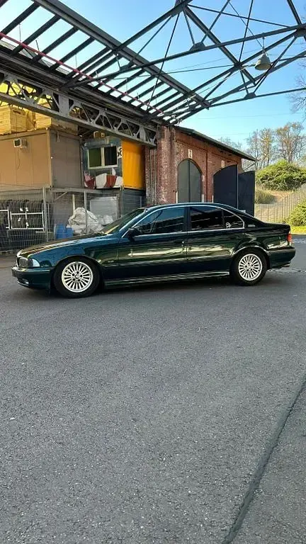 Second-hand BMW 523 Performance 170 CP (125 kW) 2000 Verde Berlinǎ