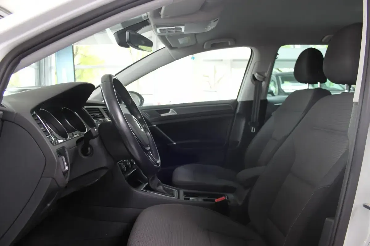 Gebraucht VW Golf VII 110 PS (80 kW) 2017 Weiß Kombi
