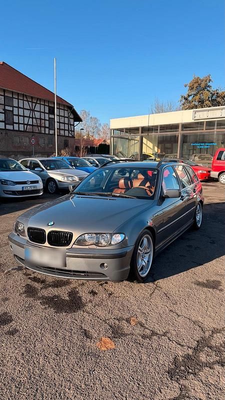Grau Gebraucht 2004 BMW 330 M Sport Kombi | 5.000 € (Fairer Preis) - Bild 1/4
