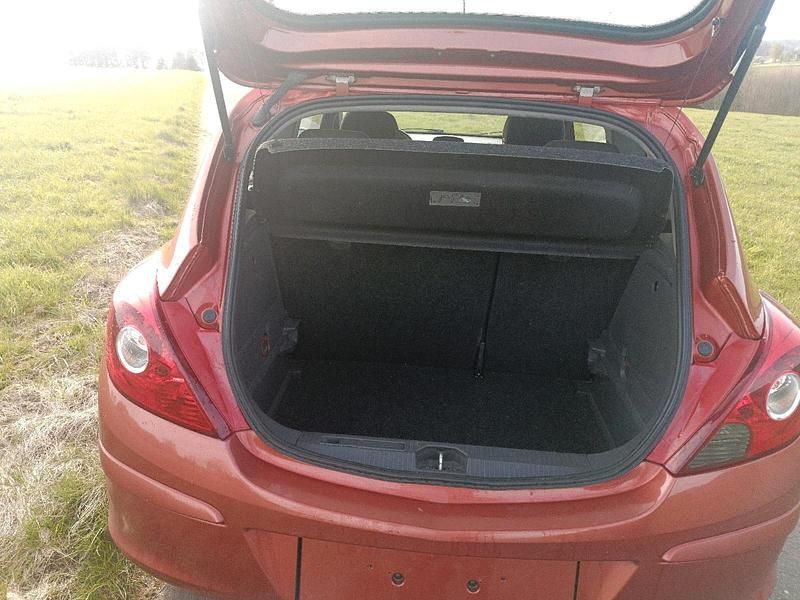 Gebraucht Opel Corsa 87 PS (63 kW) 2012 Rot Kleinwagen