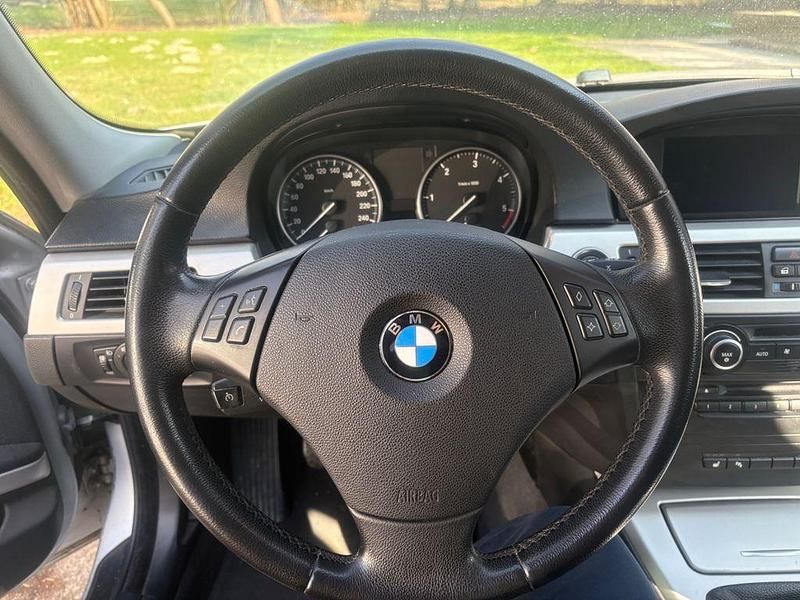 Gebraucht BMW 318 143 PS (105 kW) 2009 Grau Kombi