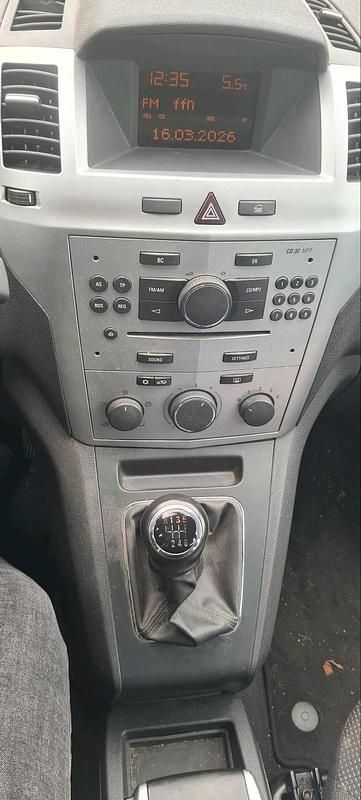 Gebraucht Opel Zafira 110 PS (80 kW) 2011 Selber Van / Kleinbus