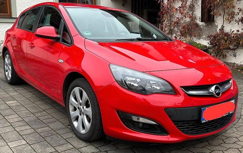 Gebraucht Opel Astra 120 PS (88 kW) 2015 Rot Limousine
