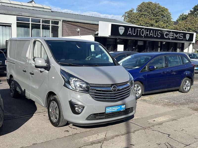 Eisen grau (s) Gebraucht 2017 Opel Vivaro Van | 6.990 € (Guter Preis) - Bild 1/4