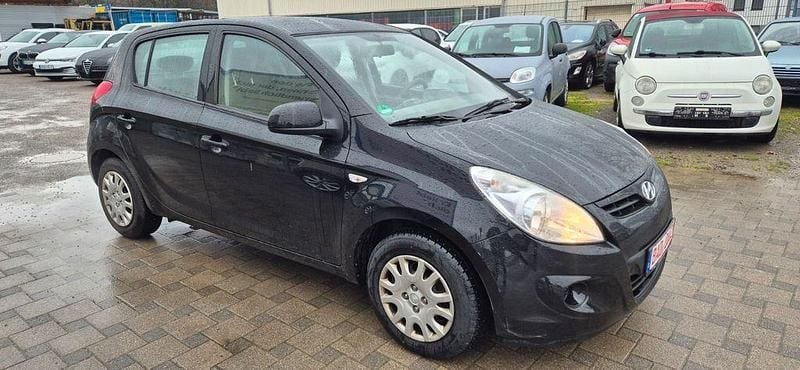 Schwarz Gebraucht 2012 Hyundai i20 Classic Limousine | 1.999 € (Superpreis) - Bild 1/4
