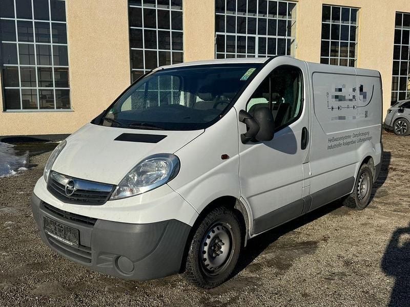 Weiß Gebraucht 2014 Opel Vivaro Van / Kleinbus | 4.700 € (Guter Preis) - Bild 1/4