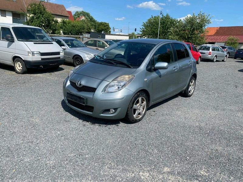 Grau Gebraucht 2009 Toyota Yaris Kleinwagen | 1.795 € (Superpreis) - Bild 1/4