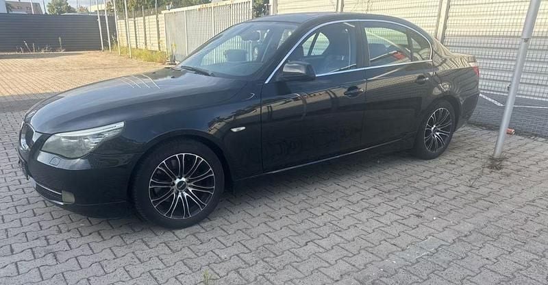 Schwarz Gebraucht 2009 BMW 525 Limousine | 3.990 € (Superpreis) - Bild 1/4