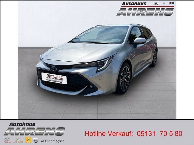Shimmering silver metallic (metallic) Gebraucht 2022 Toyota Corolla Team Kombi | 24.990 € (Fairer Preis) - Bild 1/4