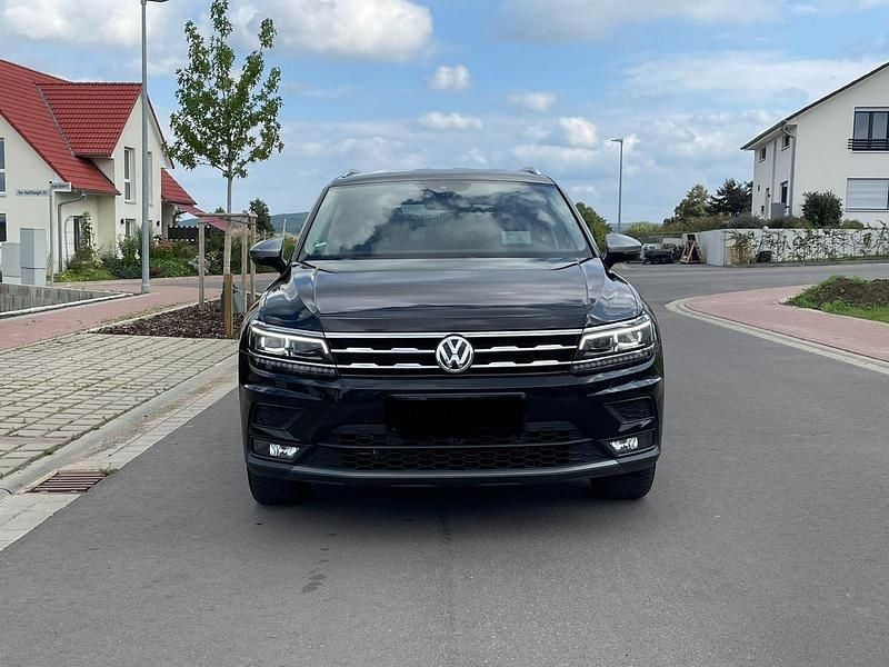 Schwarz Gebraucht 2021 VW Tiguan Allspace Comfortline SUV | 25.000 € (Superpreis) - Bild 1/4
