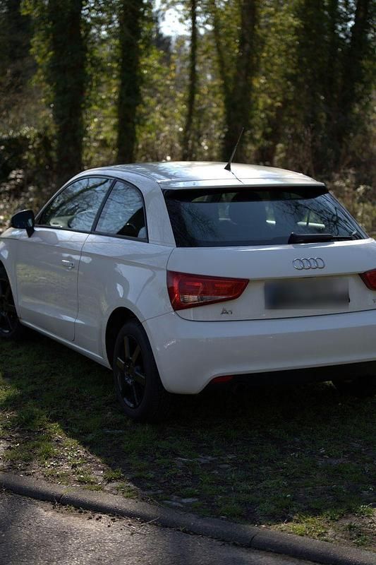 Gebraucht Audi A1 Ambition 86 PS (63 kW) 2014 Weiß Kleinwagen