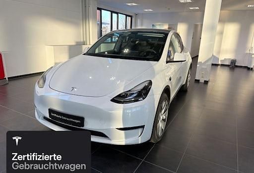 Weiß Gebraucht 2023 Tesla Model Y SUV | 36.100 € (Etwas zu teuer) - Bild 1/4