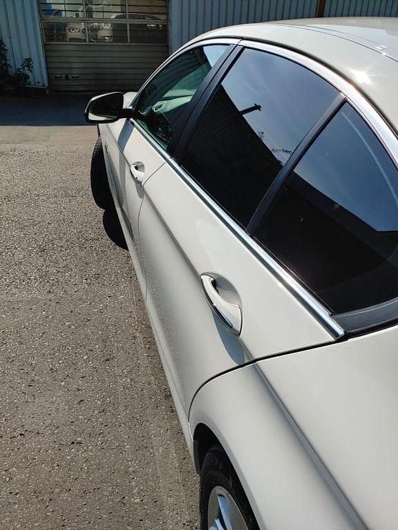 Gebraucht BMW 520 190 PS (139 kW) 2014 Weiß Limousine