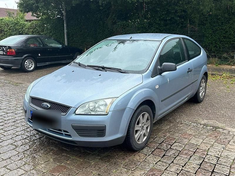 Blau Gebraucht 2005 Ford Focus Kleinwagen | 1.200 € (Guter Preis) - Bild 1/4