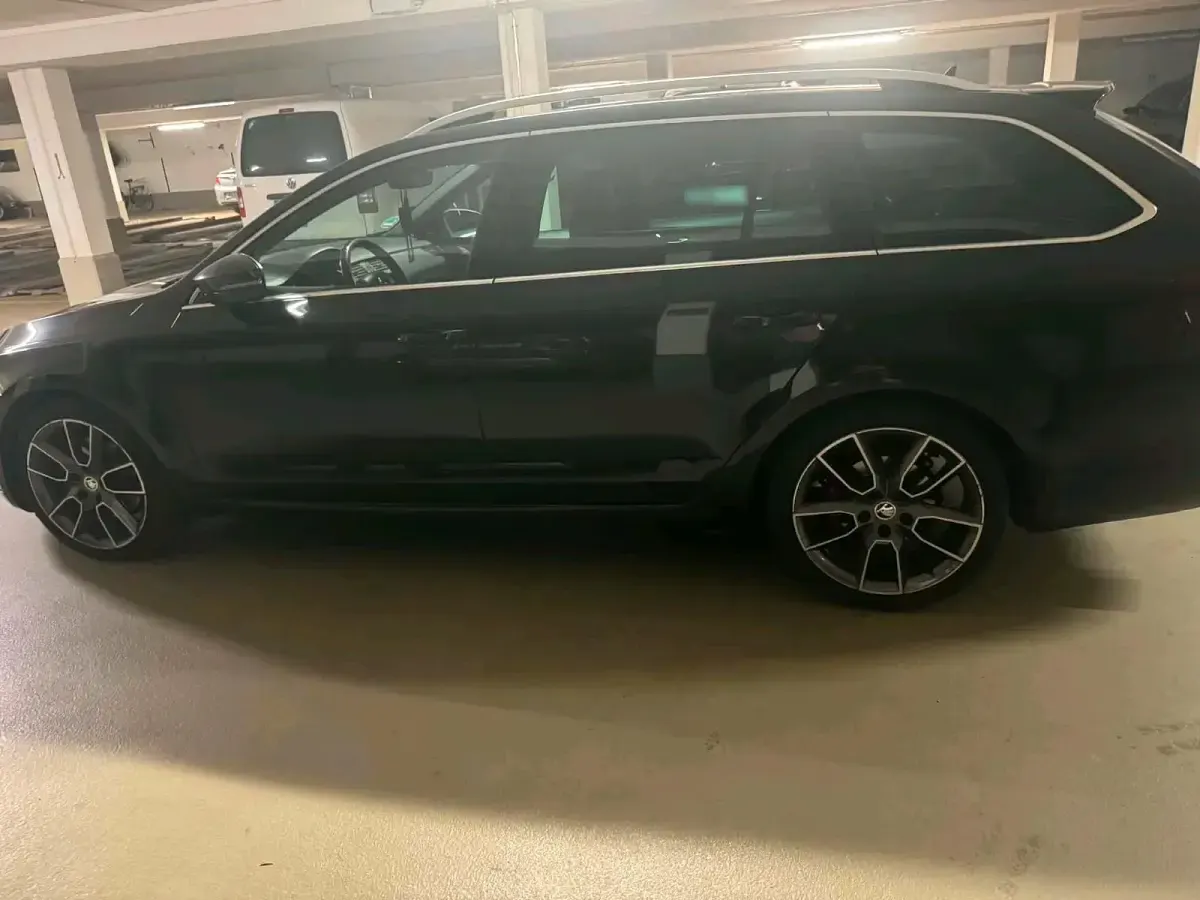 Gebraucht Skoda Octavia vRS 184 PS (135 kW) 2026 Schwarz Kombi