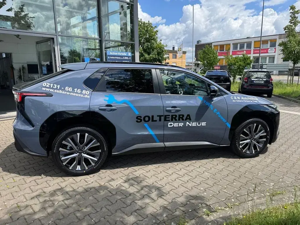 Neu Subaru Solterra 252 kW (343 PS) 2026 Grau SUV