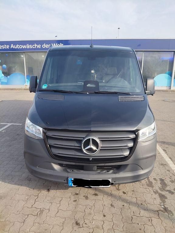 Gebraucht Mercedes Sprinter 170 PS (125 kW) 2024 Schwarz Van
