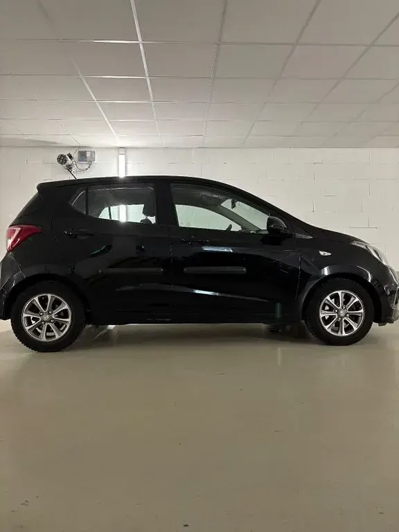 Usata Hyundai i10 Edition 69 CV (50 kW) 2014 Nero Utilitaria