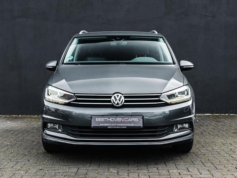 Gebraucht VW Touran Highline 150 PS (110 kW) 2017 Grau Van / Kleinbus