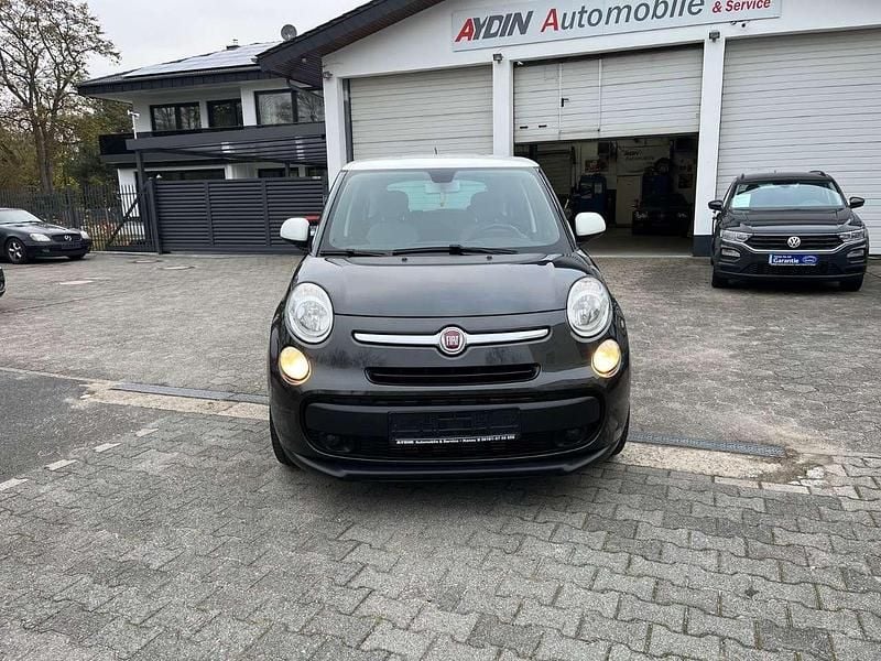 Gebraucht Fiat 500L 120 PS (88 kW) 2015 Schwarzweiß Van / Kleinbus