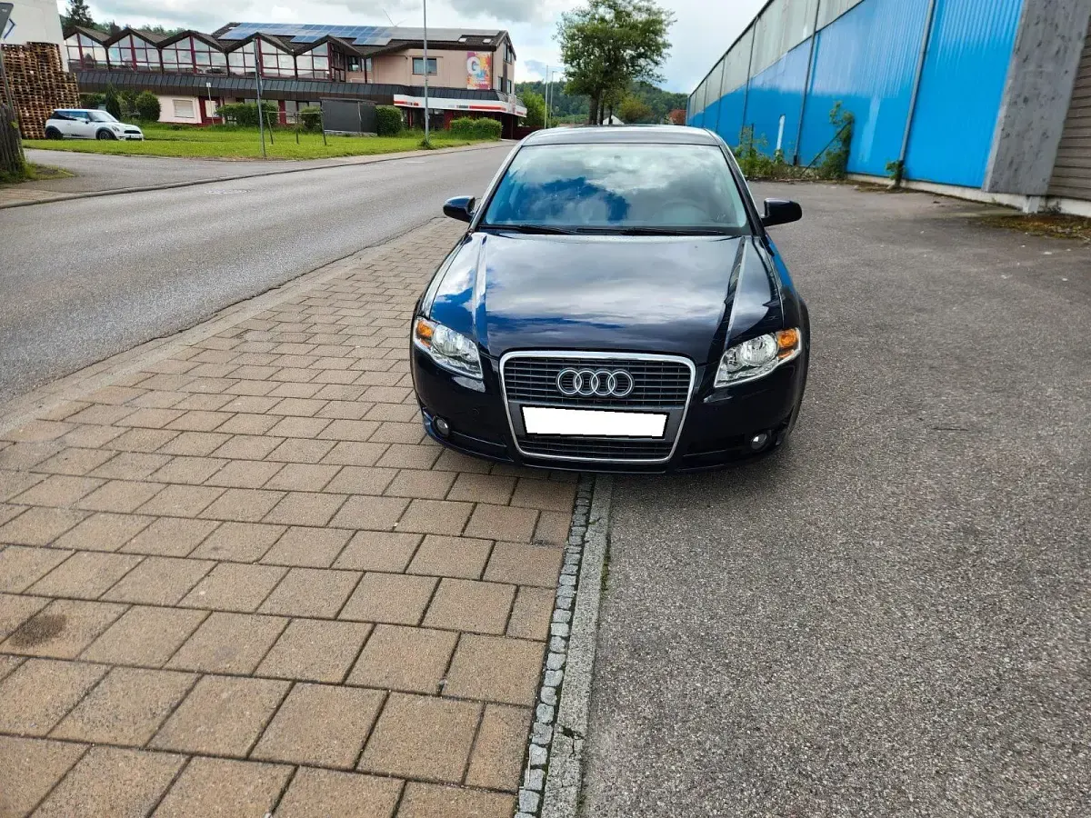 Gebraucht Audi A4 116 PS (85 kW) 2006 Blau Limousine