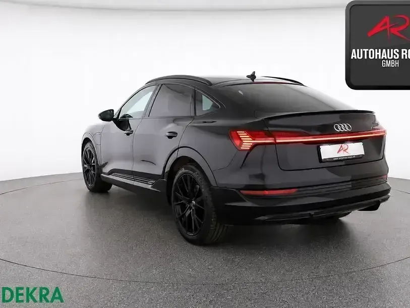 Gebraucht Audi e-tron Sportback S-Line 300 kW (408 PS) 2021 Mythosschwarz SUV