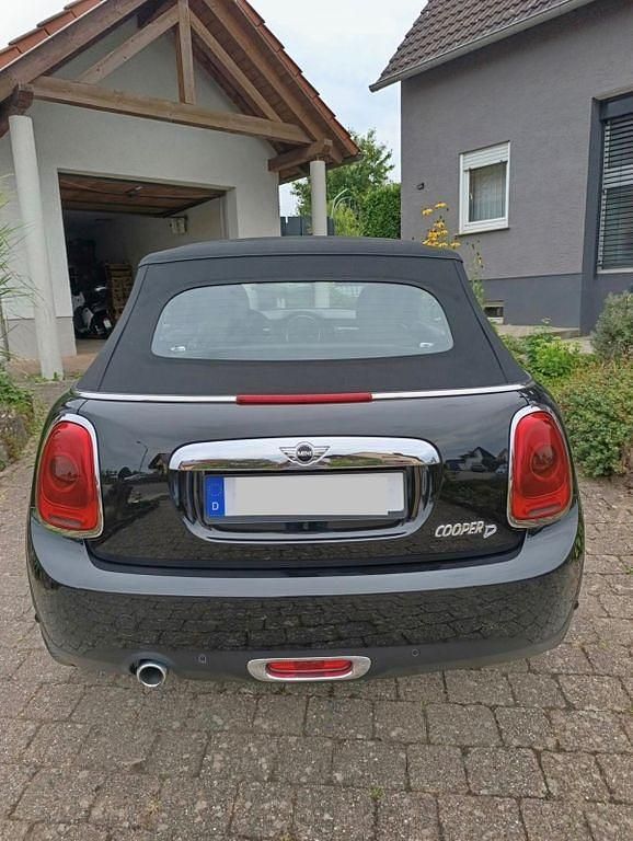 Second-hand Mini Cooper D 116 CP (85 kW) 2017 Negru Hatchback