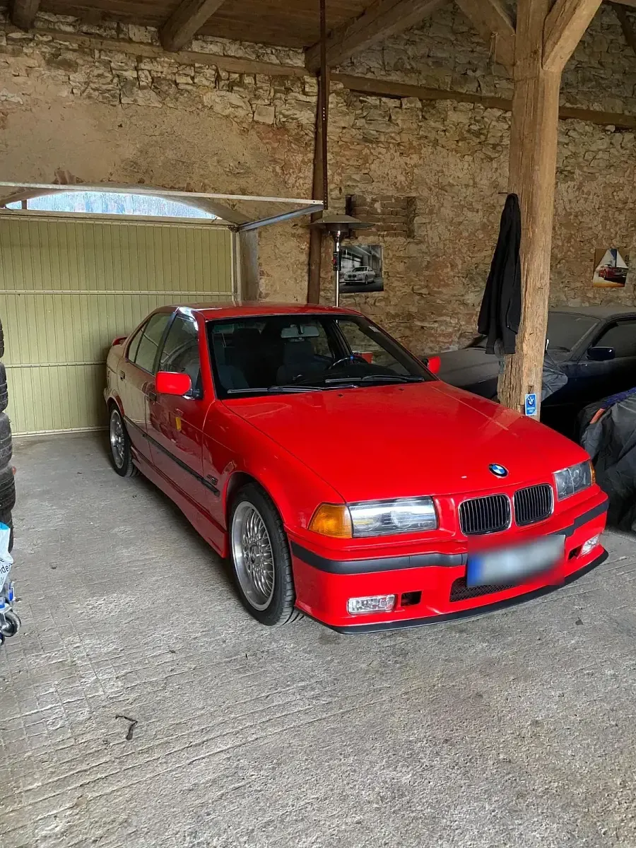 Gebraucht BMW 325 115 PS (84 kW) 1995 Rot Limousine