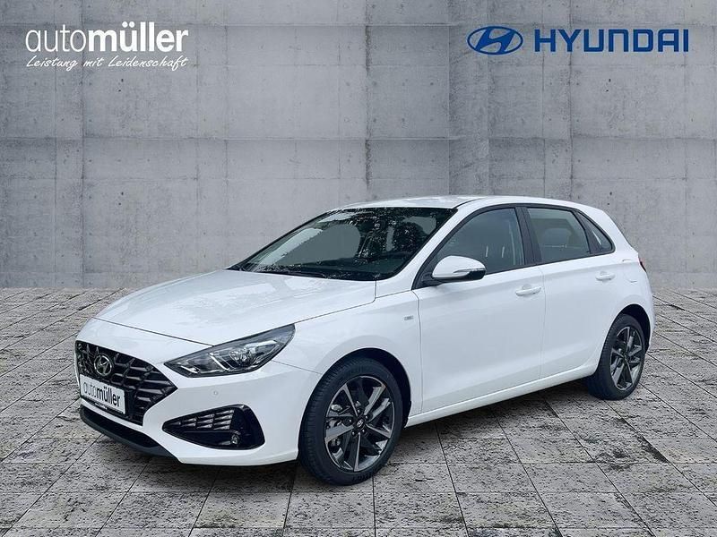 Weiß Neu 2024 Hyundai i30 Trend Limousine | 24.222 € (Superpreis) - Bild 1/4