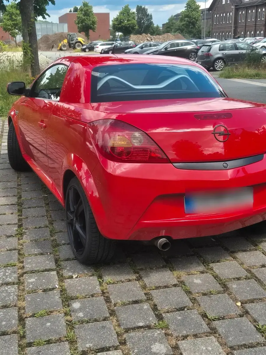 Gebraucht Opel Tigra 90 PS (66 kW) 2007 Rot Cabrio