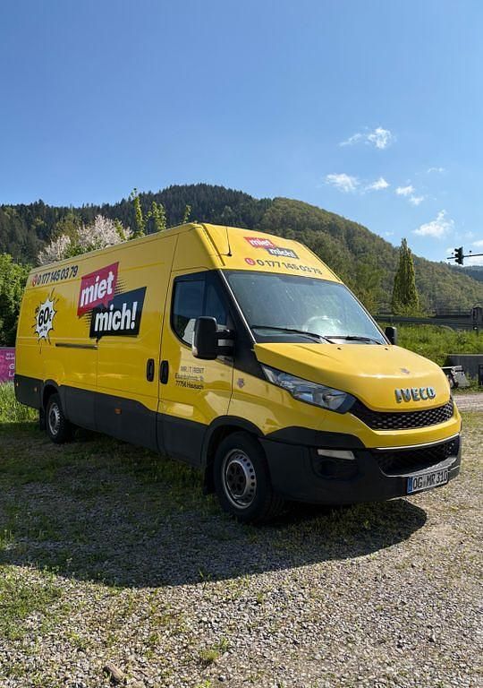Second-hand Iveco Daily 116 CP (85 kW) 2015 Galben Berlinǎ