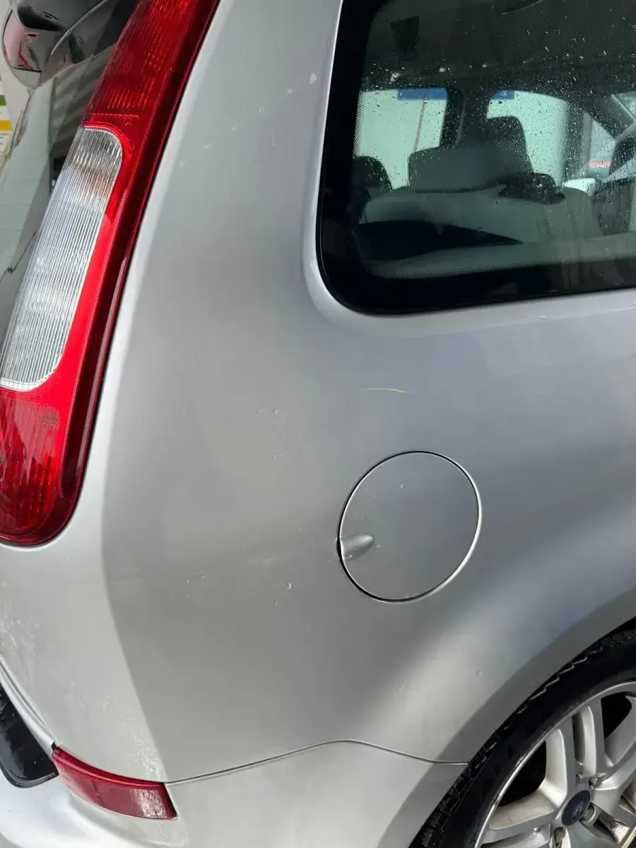 Second-hand Ford Focus 116 CP (85 kW) 2006 Argintiu Hatchback