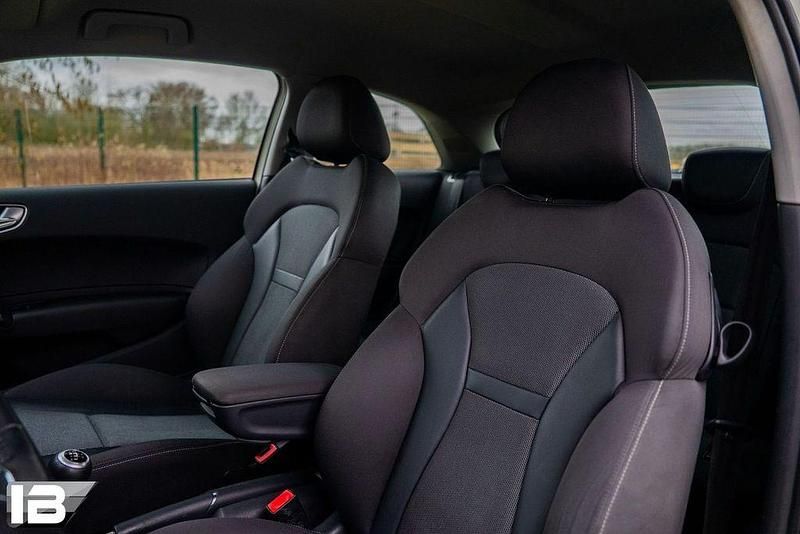 Gebraucht Audi A1 Ambition 86 PS (63 kW) 2011 Weiß Kleinwagen