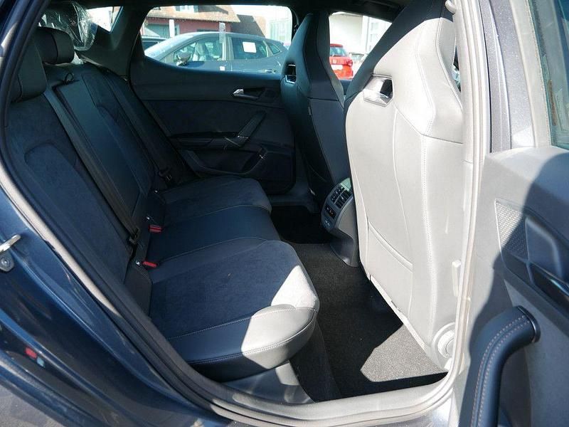 Gebraucht Cupra Leon 150 PS (110 kW) 2025 Magnetic grau Limousine