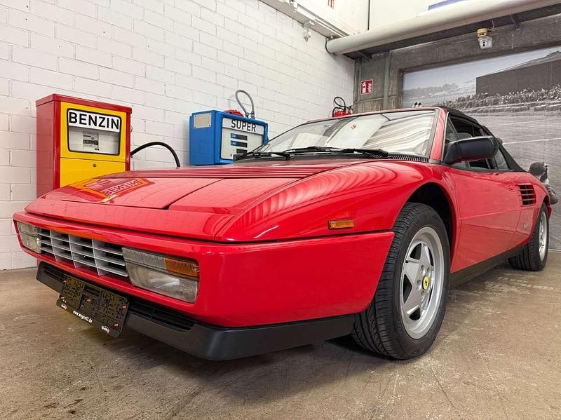 Second-hand Ferrari Mondial 300 CP (220 kW) 1994 Roșu Cabrio