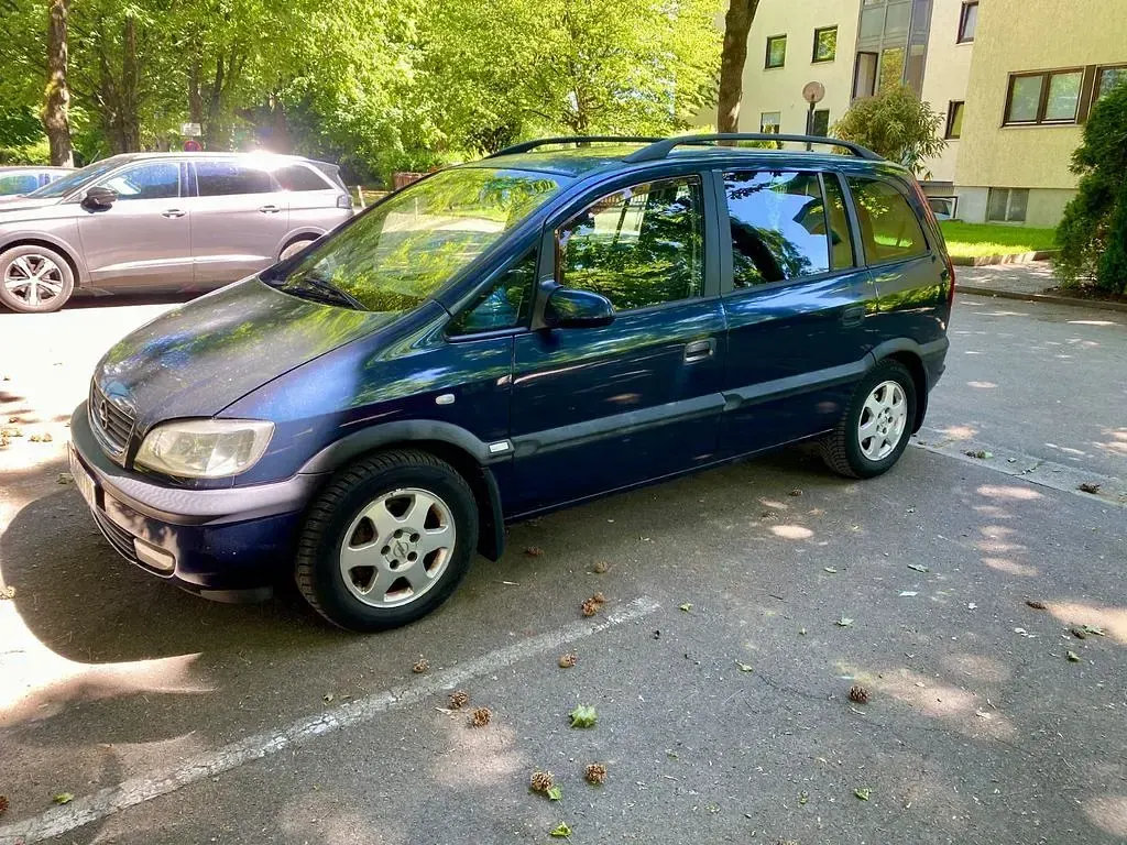 Gebraucht Opel Zafira Elegance 125 PS (91 kW) 2002 Blau Van / Kleinbus