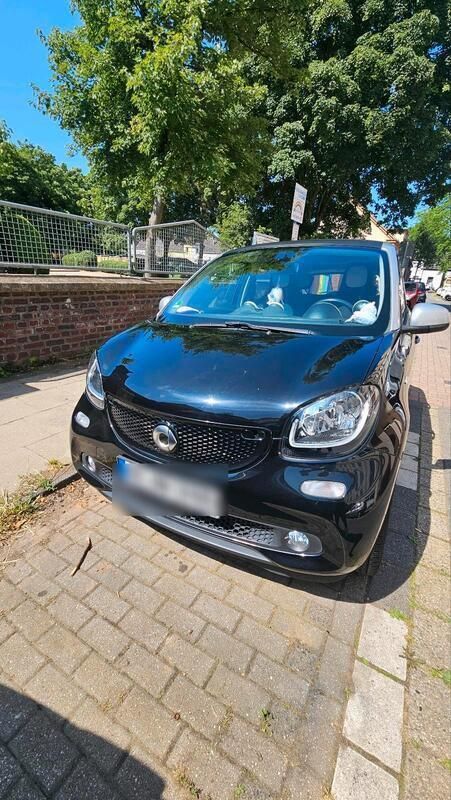 Schwarz Gebraucht 2025 Smart ForFour Passion Kleinwagen | 6.666 € - Bild 1/4