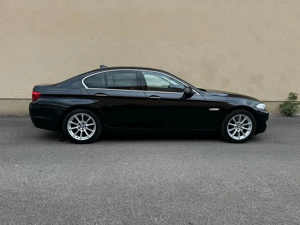 Gebraucht BMW 525 Comfort Edition 218 PS (160 kW) 2012 Schwarz Limousine