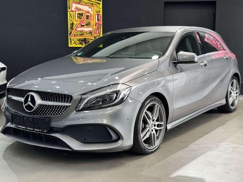 Mountaingrau Gebraucht 2017 Mercedes A200 Kleinwagen | 17.490 € (Fairer Preis) - Bild 1/4