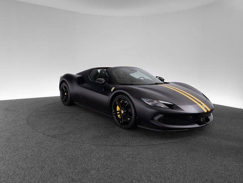 Gebraucht Ferrari 296 829 PS (609 kW) 2024 Nero daytona opaco Cabrio