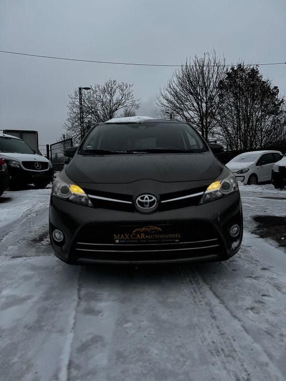 Gebraucht Toyota Verso Comfort 111 PS (81 kW) 2016 Grau Van / Kleinbus