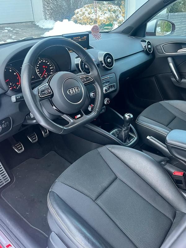Gebraucht Audi A1 S-Line 125 PS (91 kW) 2018 Rot Kleinwagen